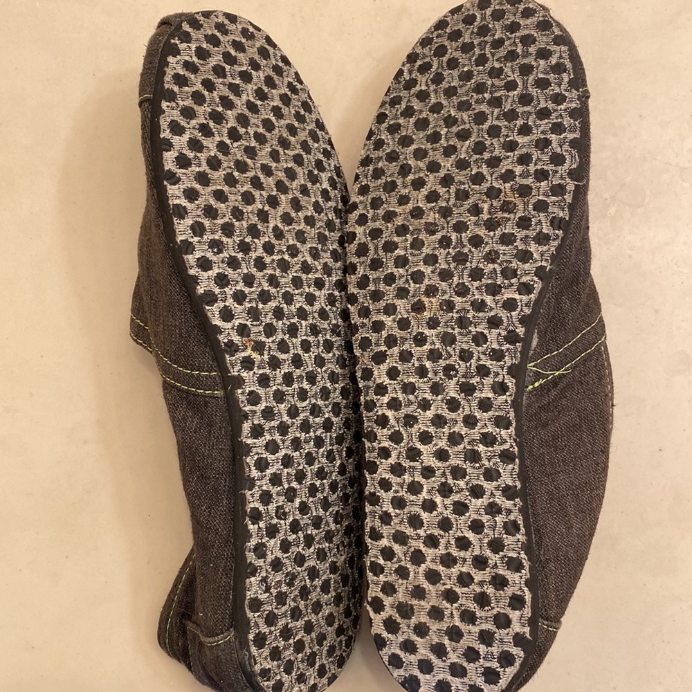 Men’s Tom Alpargatas size 9.5 - Picture 4 of 4